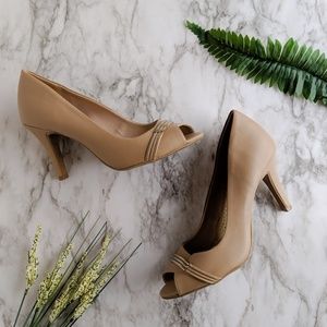 Nude DexFlex Heels Size 9.5
